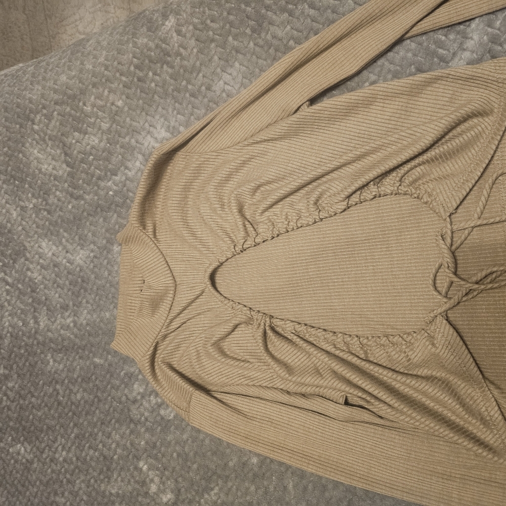 Anything But Subtle Ribbed Crop Top - Mocha - Picture 2 of 4
